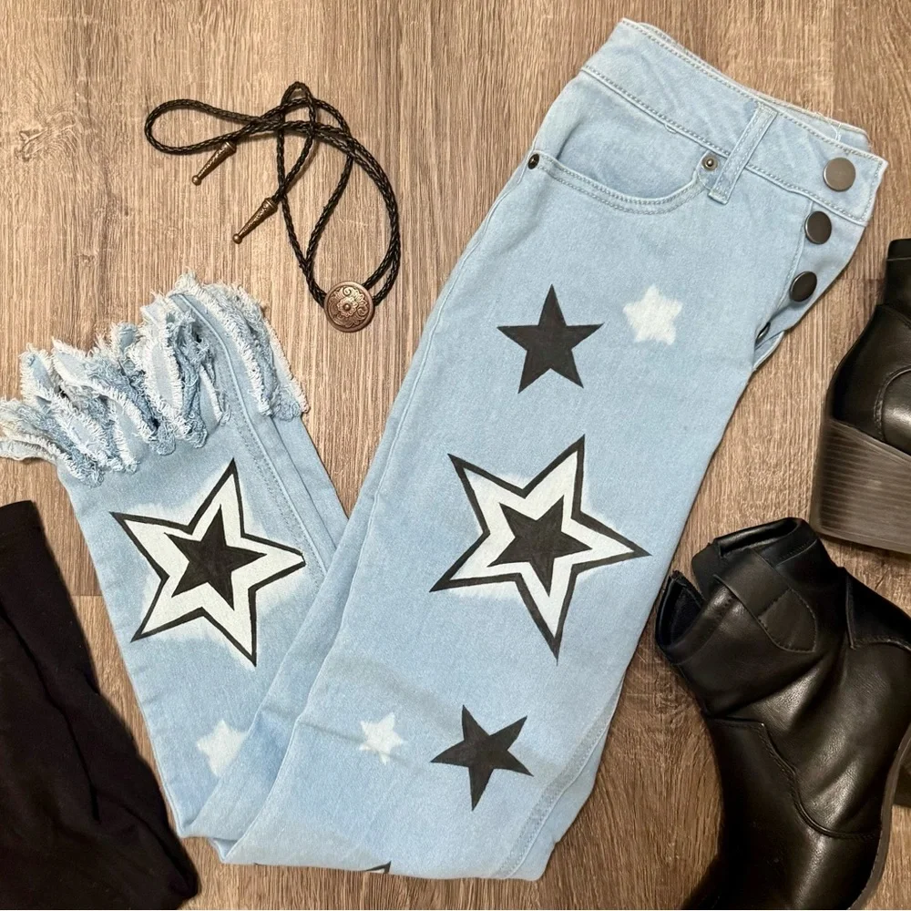 Custom hand-painted jeans - Picture 4 of 13